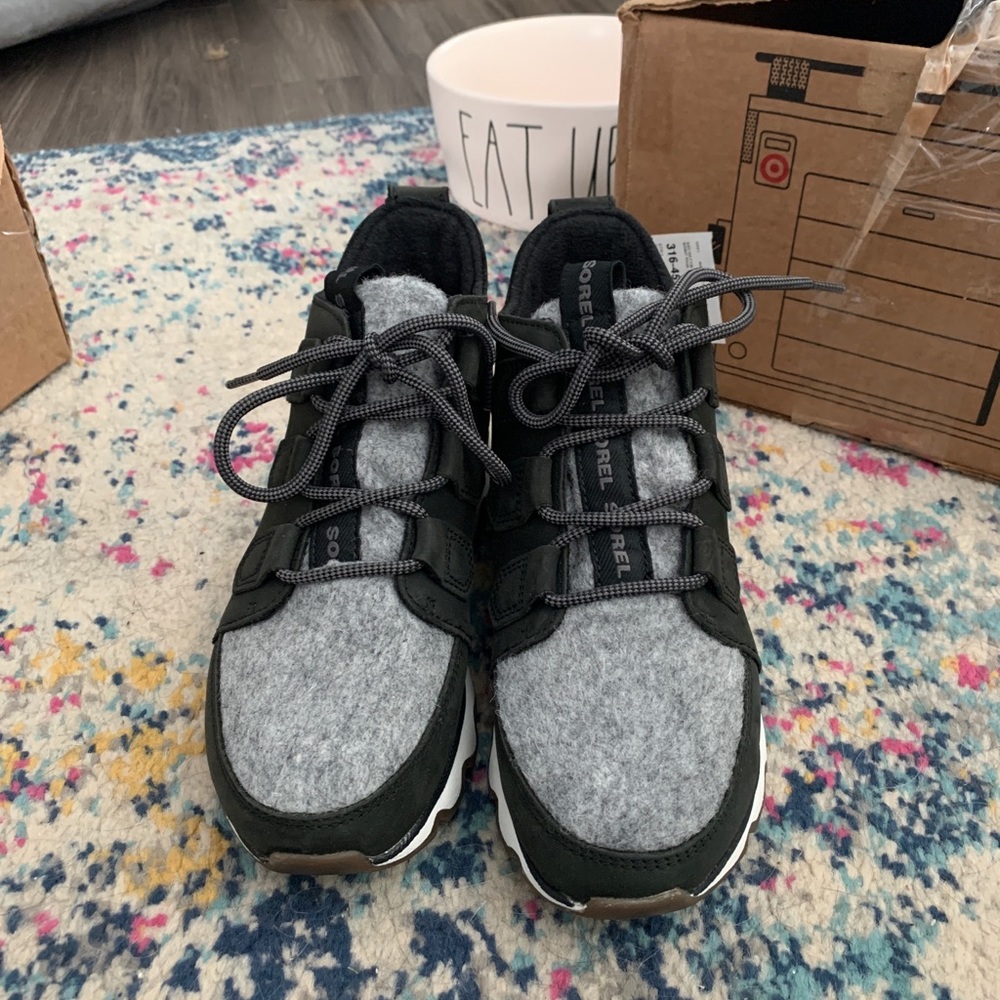 Sorel kinetic caribou boots